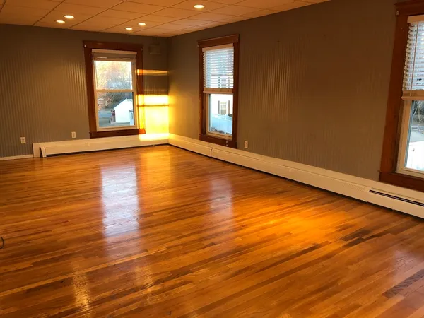 $2,600 | 184 Middle Street, Unit 2, Braintree, MA 02184