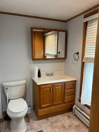 $2,400 | 184 Middle Street, Unit 2, Braintree, MA 02184