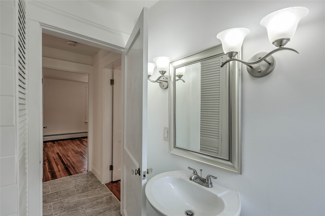 17 Clinton Avenue Scituate, RI 02831 - Photo 20 of 34