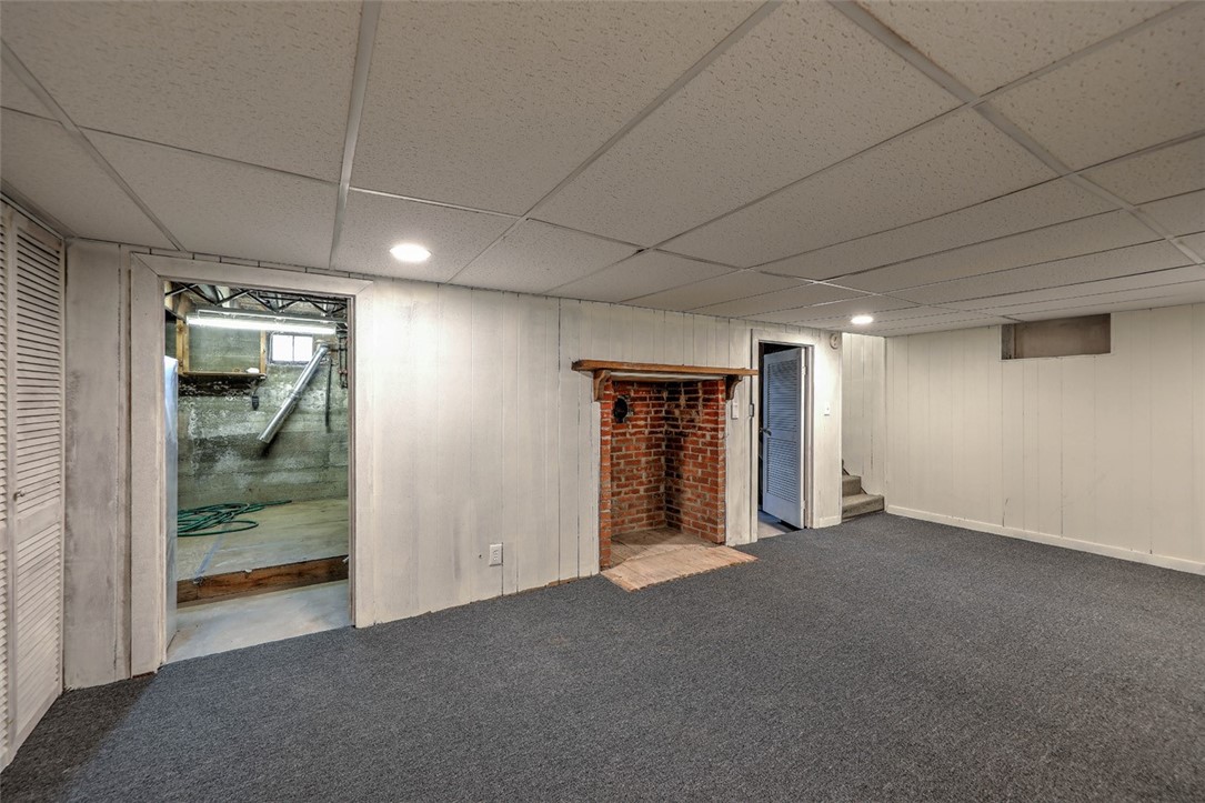 17 Clinton Avenue Scituate, RI 02831 - Photo 31 of 34