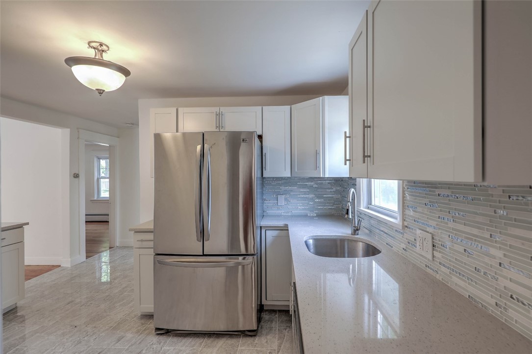 17 Clinton Avenue Scituate, RI 02831 - Photo 7 of 34