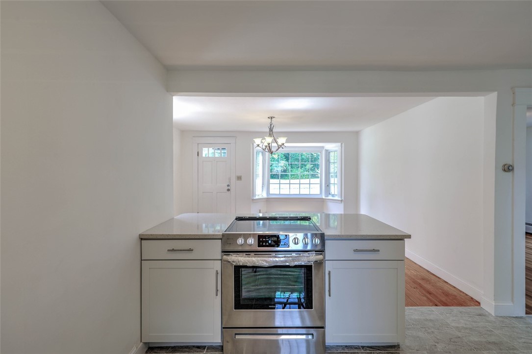 17 Clinton Avenue Scituate, RI 02831 - Photo 10 of 34