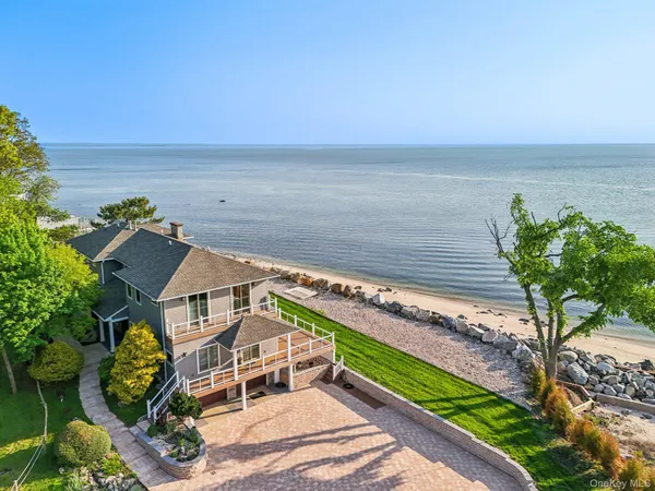 a view of a terrace with a garden