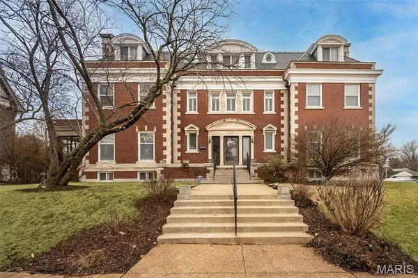 $849,000 | Undisclosed Address, St. Louis, MO 63104
