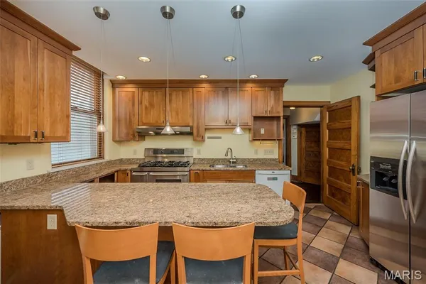 $849,000 | Undisclosed Address, St. Louis, MO 63104