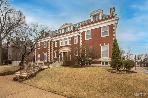 $849,000 | Undisclosed Address, St. Louis, MO 63104