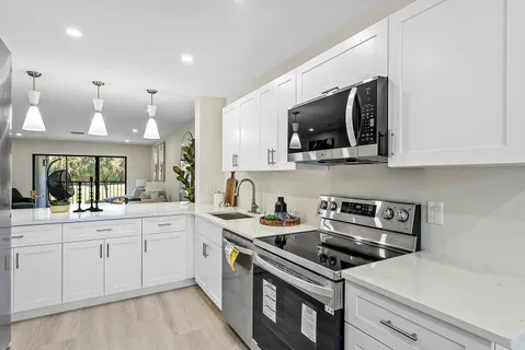 $99,990 | 20 Southport Lane, Unit D, Boynton Beach, FL 33436