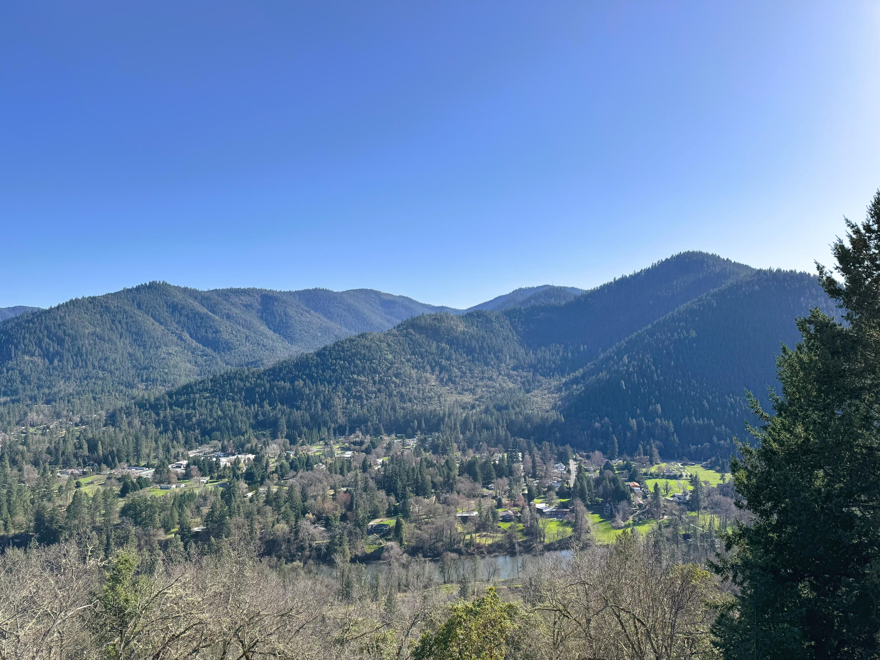 3013 Pearce Park Road Grants Pass, OR 97526 - Photo 29 of 96 Mountain and River Views