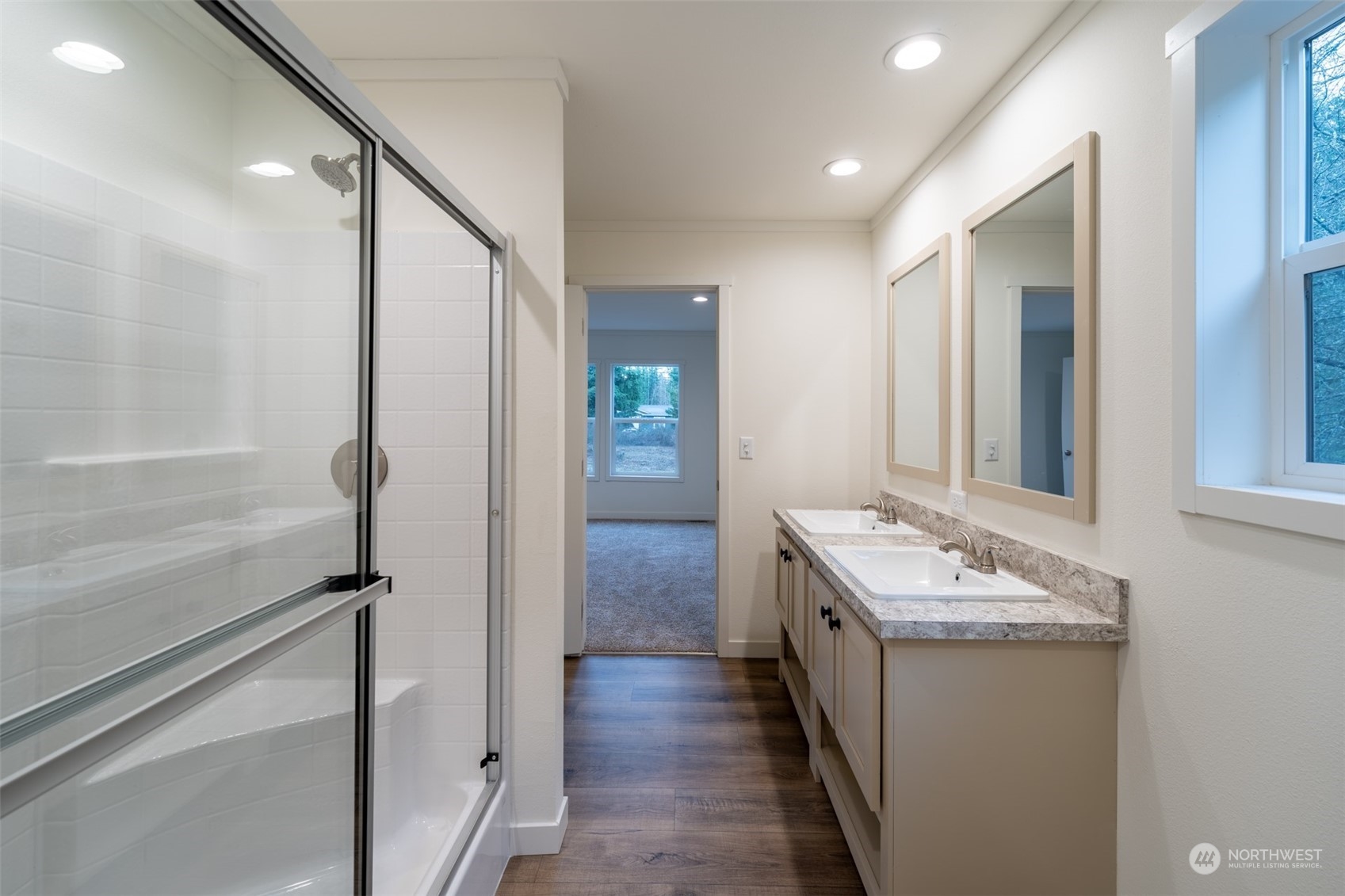 789 Chandler Road Chehalis, WA 98532 - Photo 12 of 17 a bathroom with a double vanity sink and mirror