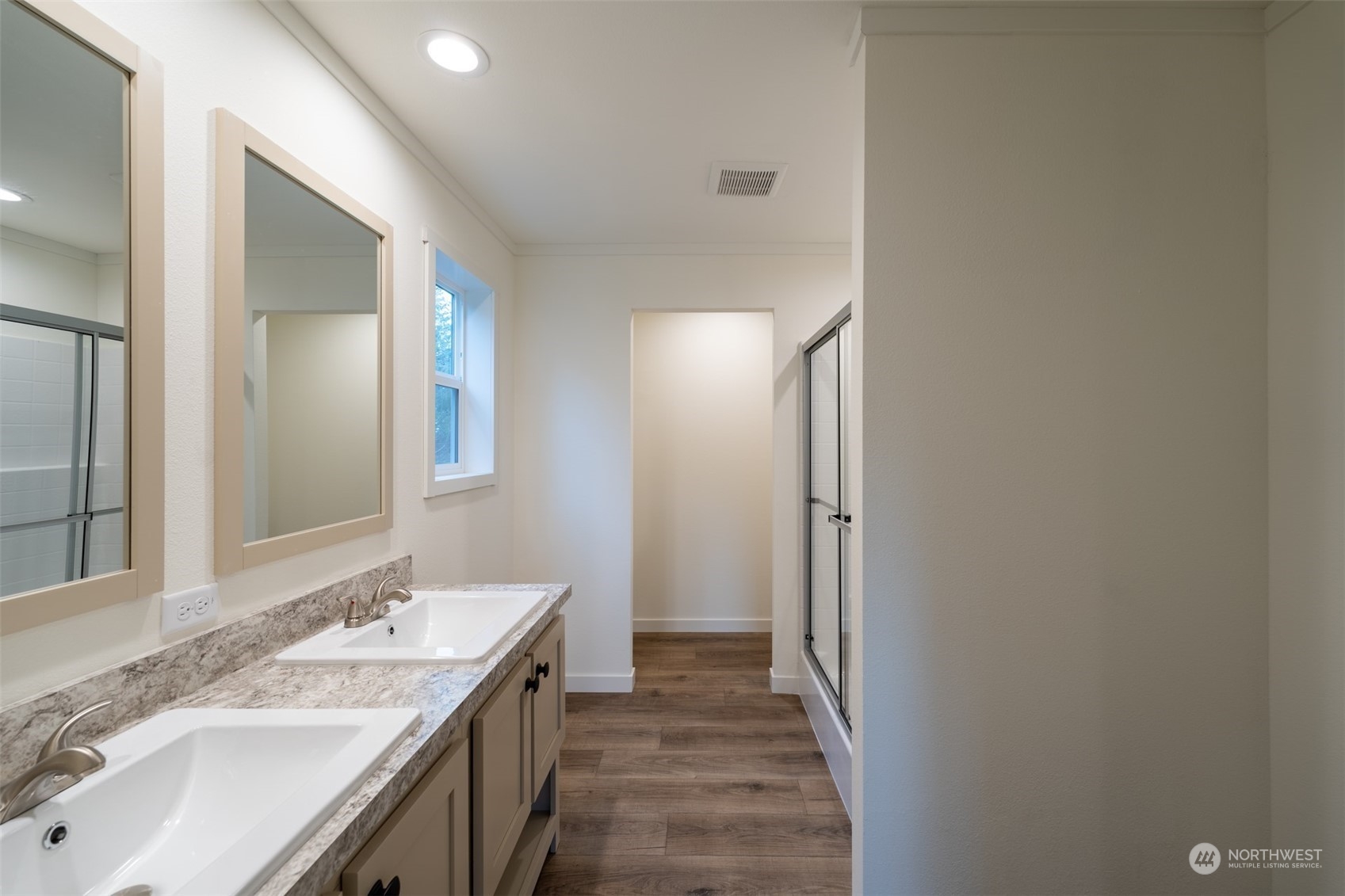 789 Chandler Road Chehalis, WA 98532 - Photo 9 of 17 a bathroom with a granite countertop sink and a mirror