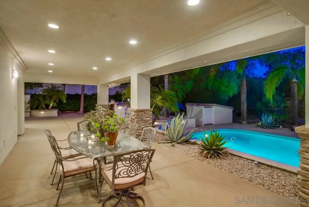 16052 Country Day Road Poway, CA 92064 - Photo 10 of 75