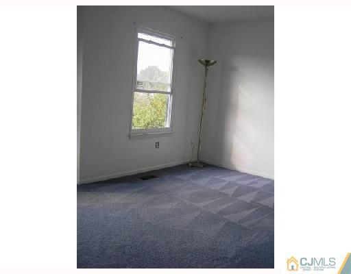 111 Redbud Road Piscataway, NJ 08854 - Photo 4 of 9