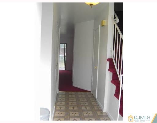 111 Redbud Road Piscataway, NJ 08854 - Photo 6 of 9