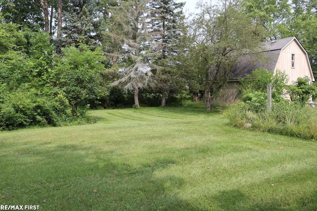 21100 33 Mile Road Armada, MI 48005 - Photo 4 of 7