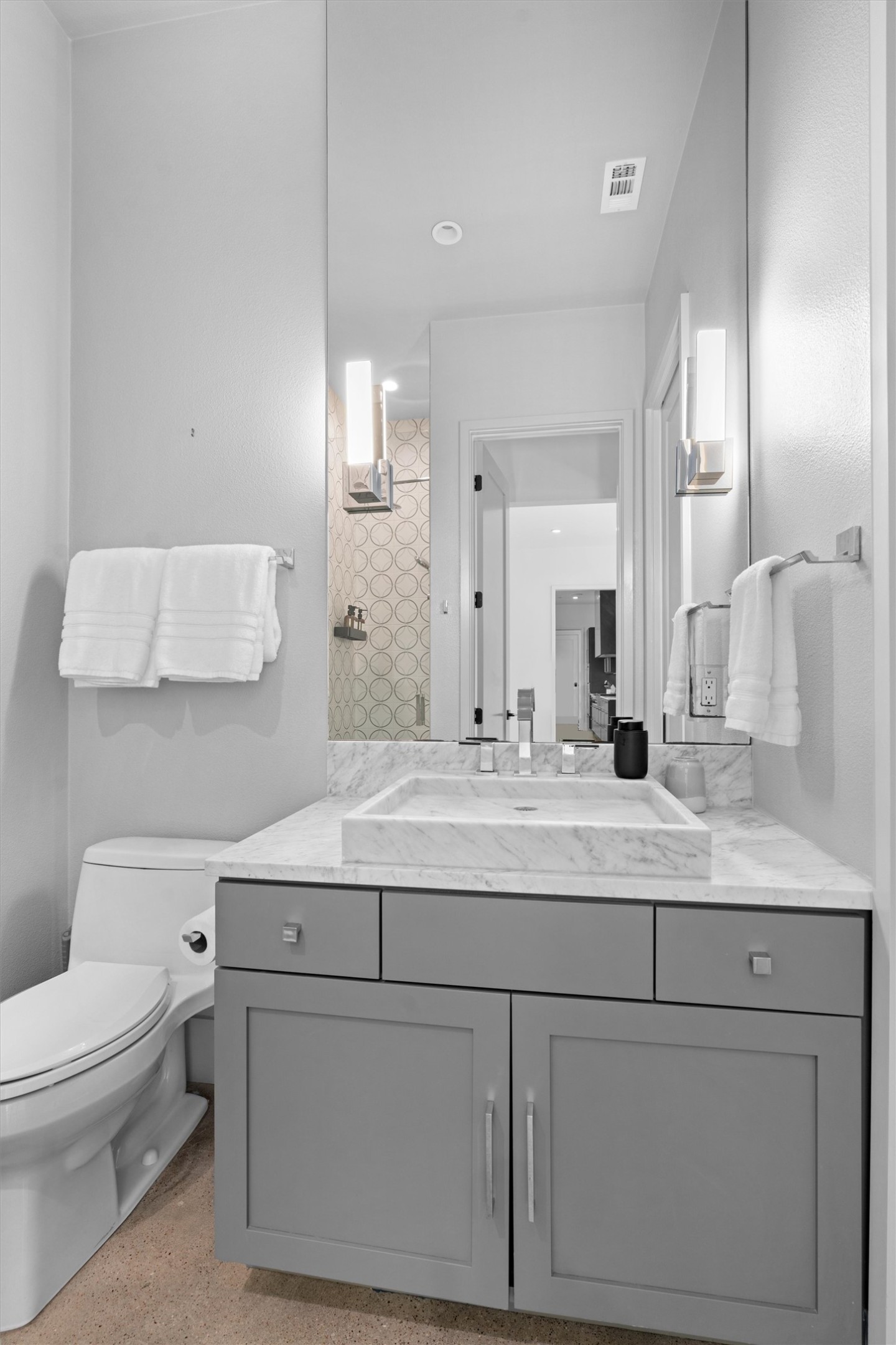 1500 The High Road Austin, TX 78746 - Photo 17 of 40 First floor full bathroom