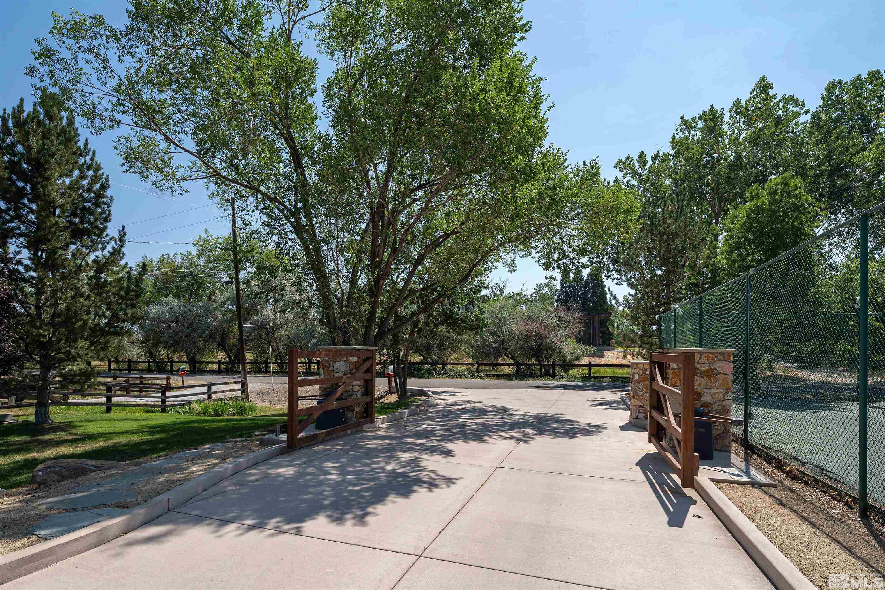 8475 Dieringer Drive Reno, NV 89511 - Photo 4 of 40 Photo 4