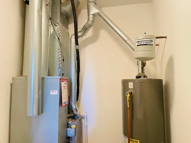 $210,000 | 2267 Concord Drive, Unit 2267, McHenry, IL 60050