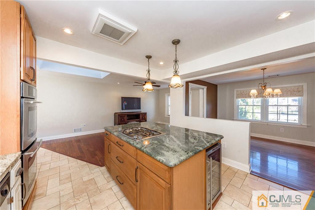 6 Lowell Road Manalapan, NJ 07726 - Photo 11 of 25 Gallery Image 11