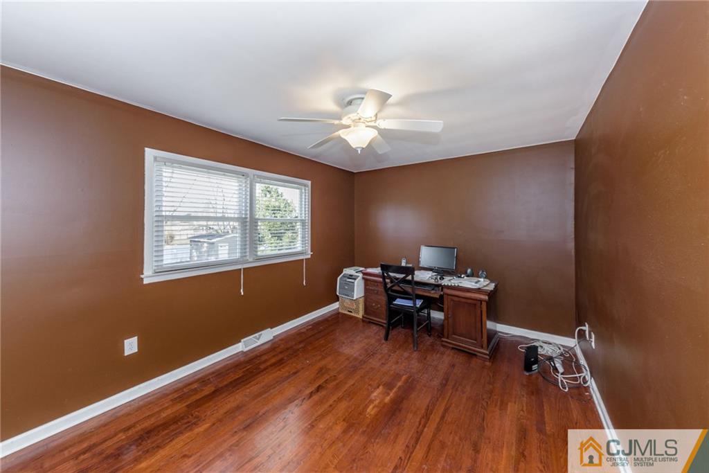 6 Lowell Road Manalapan, NJ 07726 - Photo 18 of 25 Gallery Image 18