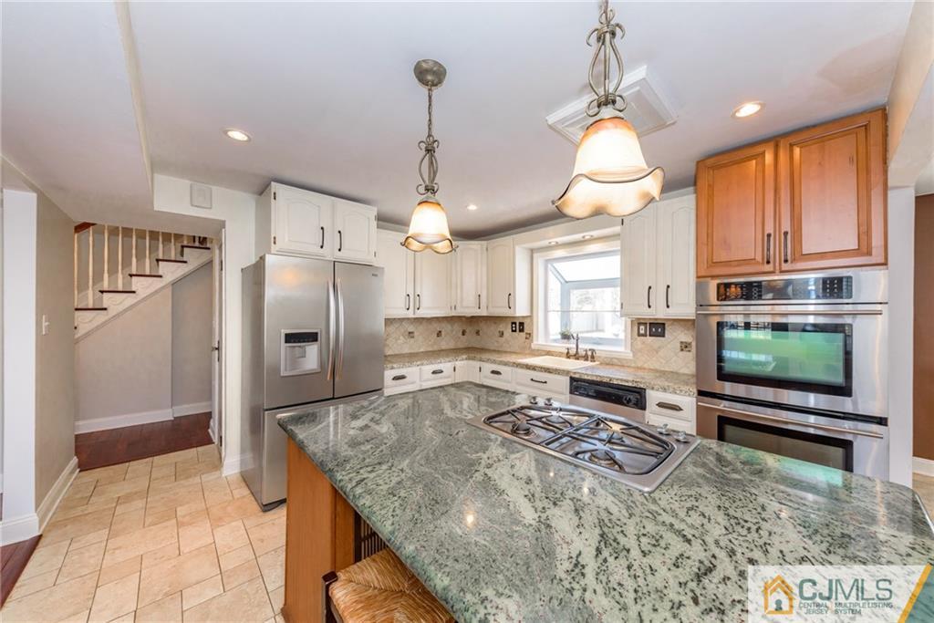 6 Lowell Road Manalapan, NJ 07726 - Photo 9 of 25 Gallery Image 9
