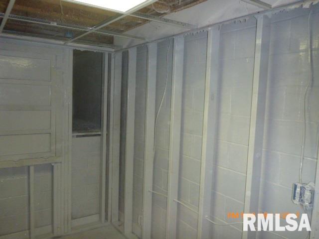 23177 North Arrow Road Cuba, IL 61427 - Photo 11 of 14 Gallery Image 11