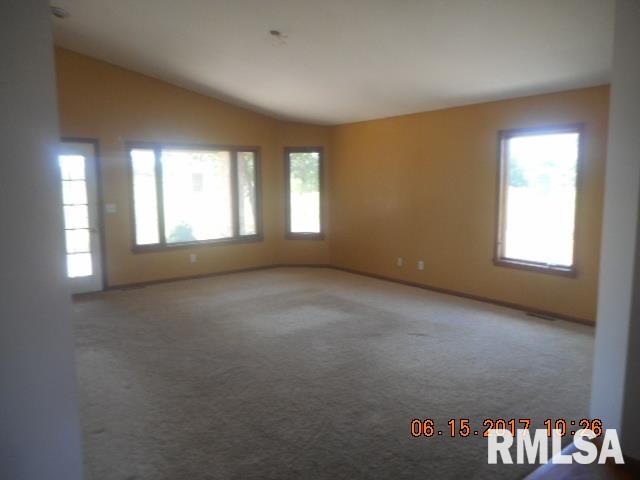 23177 North Arrow Road Cuba, IL 61427 - Photo 6 of 14 Gallery Image 6