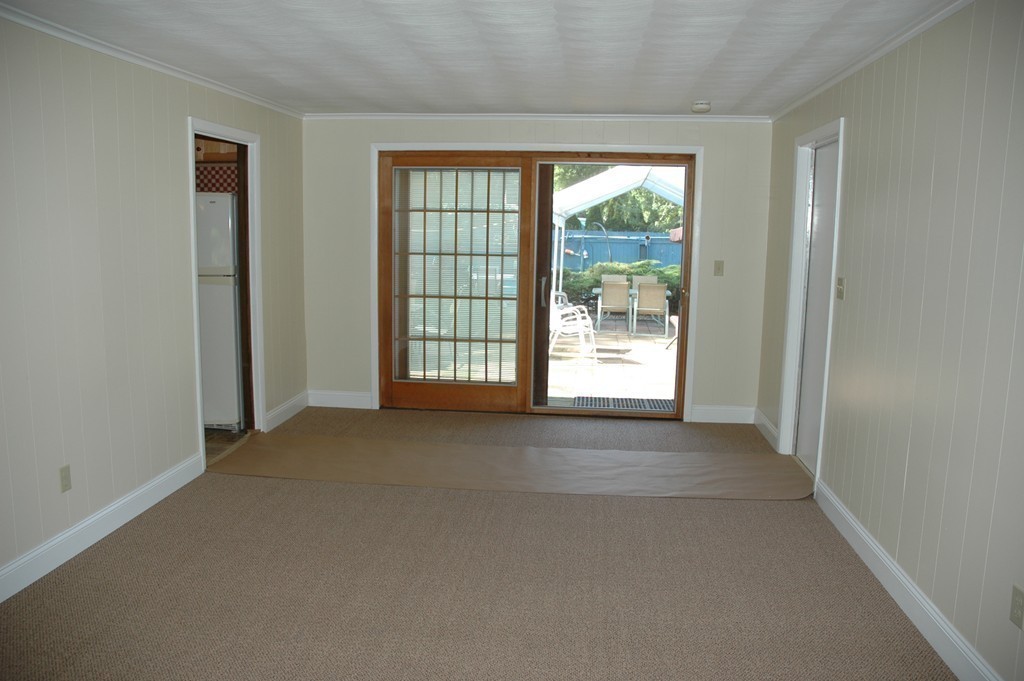 13 Ansie Road Chelmsford, MA 01824 - Photo 15 of 30 an empty room with windows