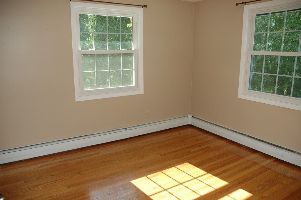 13 Ansie Road Chelmsford, MA 01824 - Photo 19 of 30 an empty room with a window