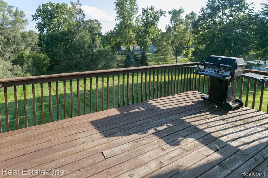 4296 Ridge Court Pinckney, MI 48169 - Photo 27 of 37 4Y0A8884.jpg