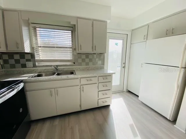 $1,200 | 4902 31st Avenue South, Gulfport, FL 33707