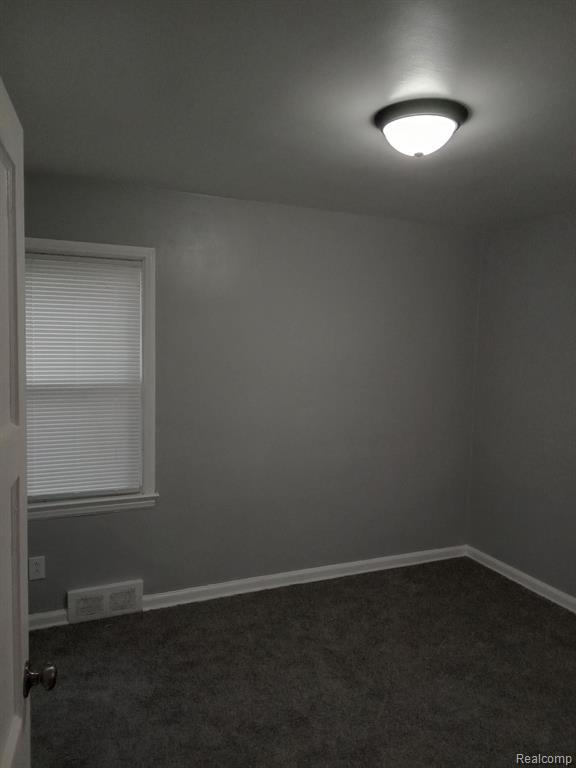 18466 Edinborough Road Detroit, MI 48219 - Photo 8 of 11