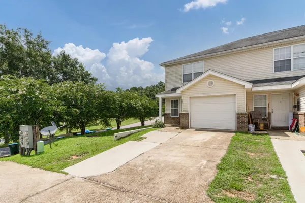 $1,495 | 100 Corwin Drive, Unit 100, Crestview, FL 32539