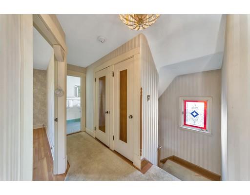 35 Perkins Street Springfield, MA 01118 - Photo 21 of 23 a view of a hallway with a bathroom