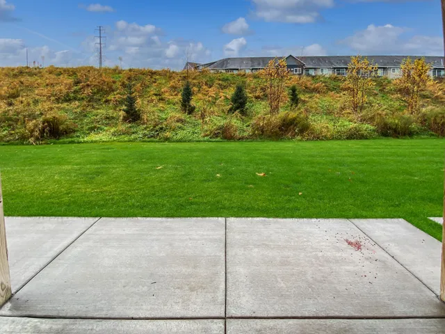 $2,900 | 13467 Territorial Circle North, Maple Grove, MN 55369