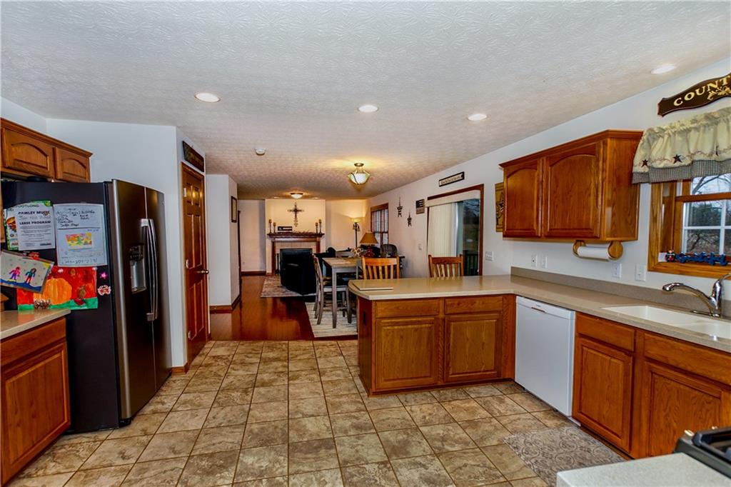 28 Shortcut Road Smithfield, PA 15478 - Photo 7 of 25