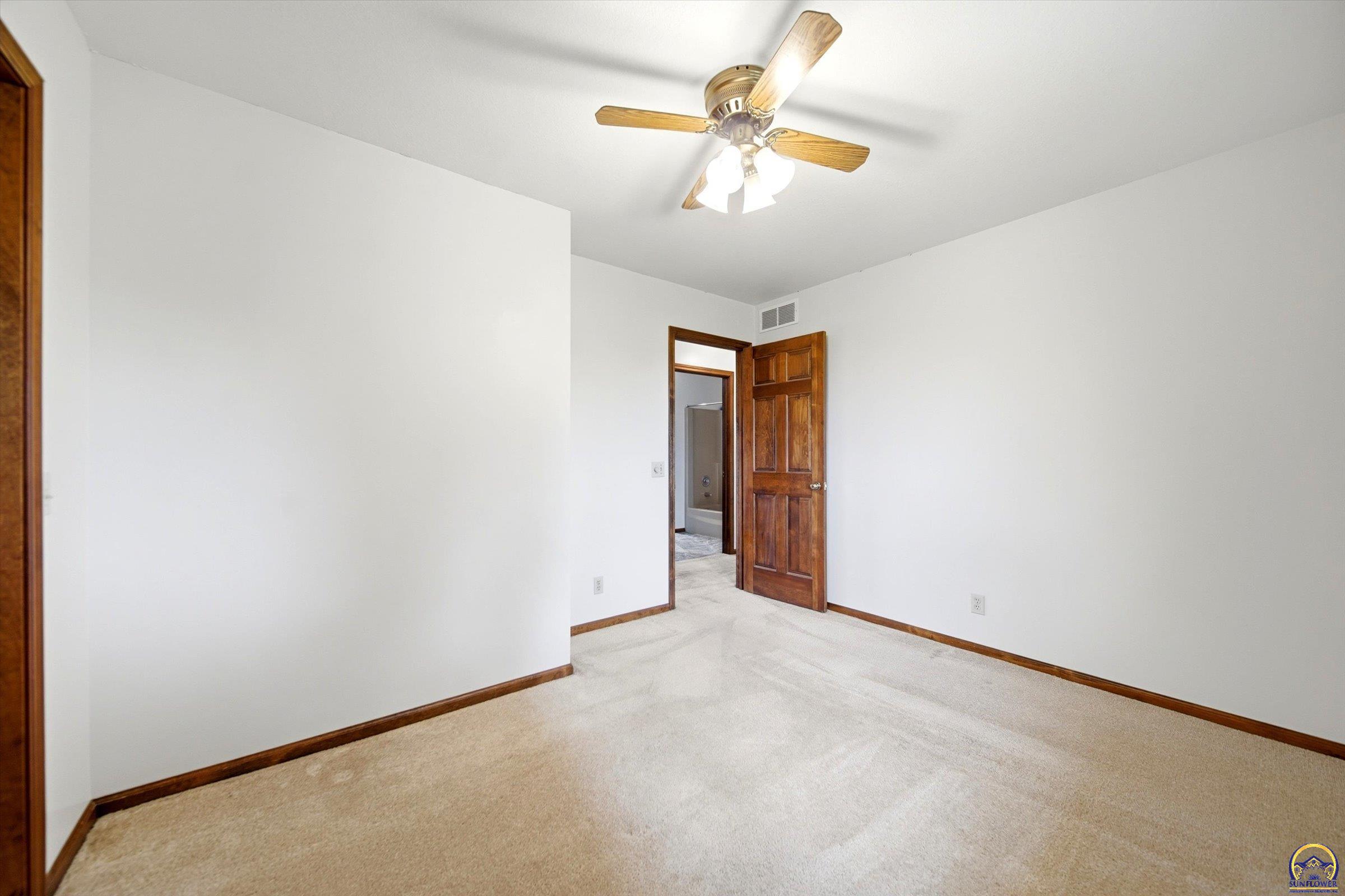6824 Northwest Nickell Road Topeka, KS 66618 - Photo 14 of 20