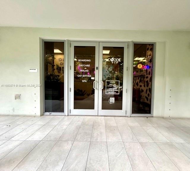1500 Bay Road, Unit 1524S Miami Beach, FL 33139 - Photo 37 of 40 a view of a entryway with a flower plants