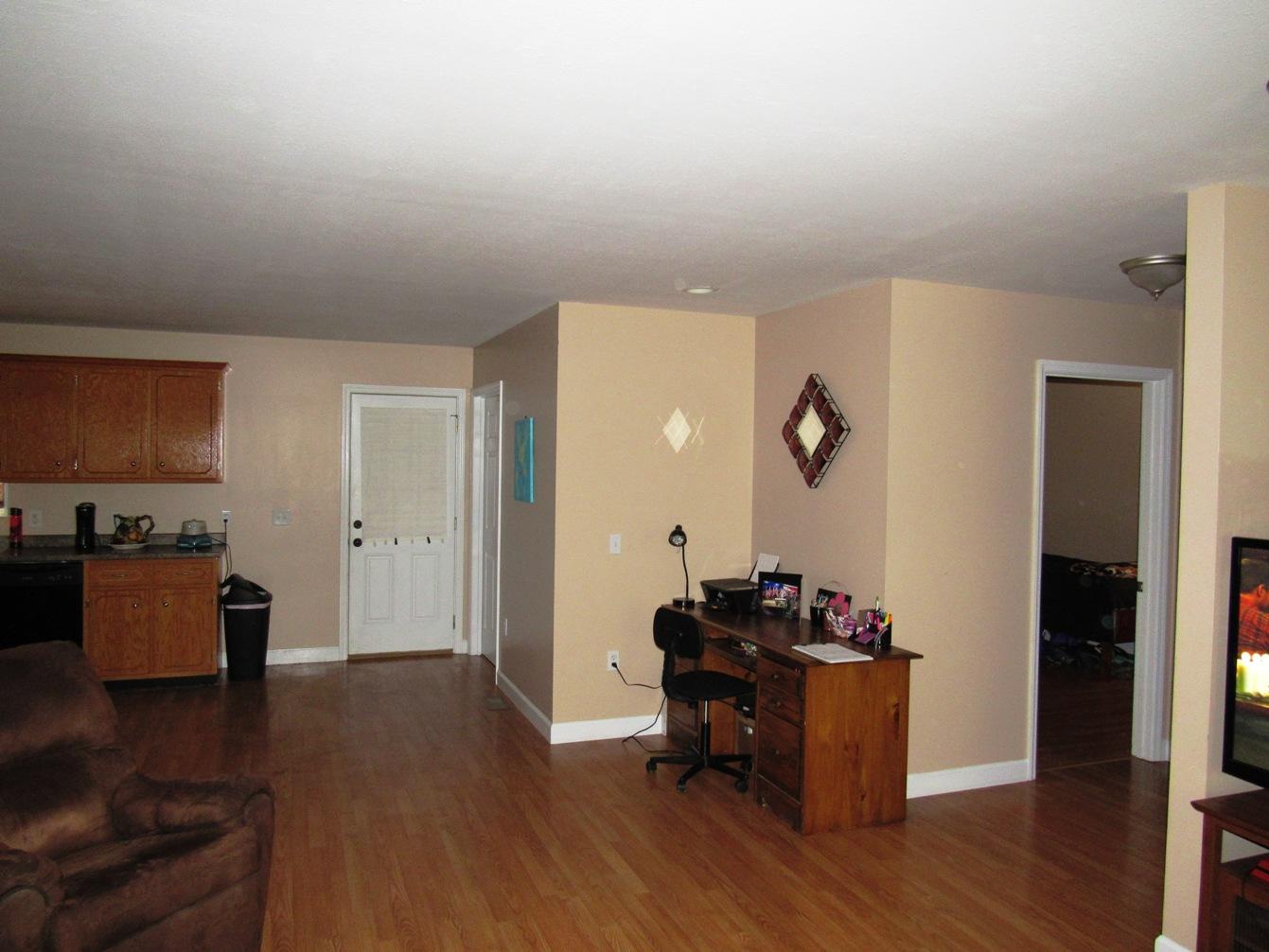 1196 Hancock Road Jasper, TN 37347 - Photo 4 of 13 Living Room 3