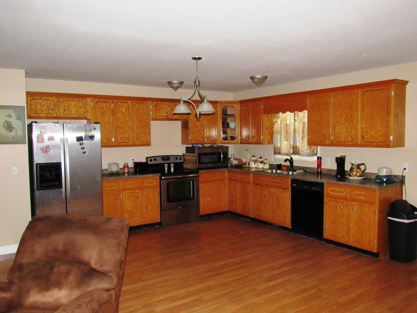 1196 Hancock Road Jasper, TN 37347 - Photo 5 of 13 Kitchen & Dining