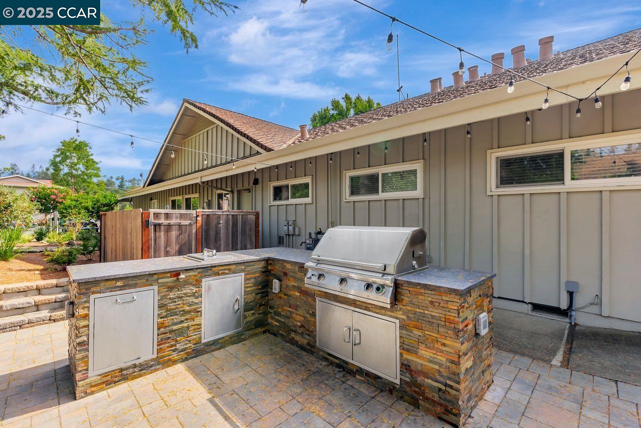 37 Miramonte Drive Moraga, CA 94556 - Photo 29 of 42 a view of a house with roof deck