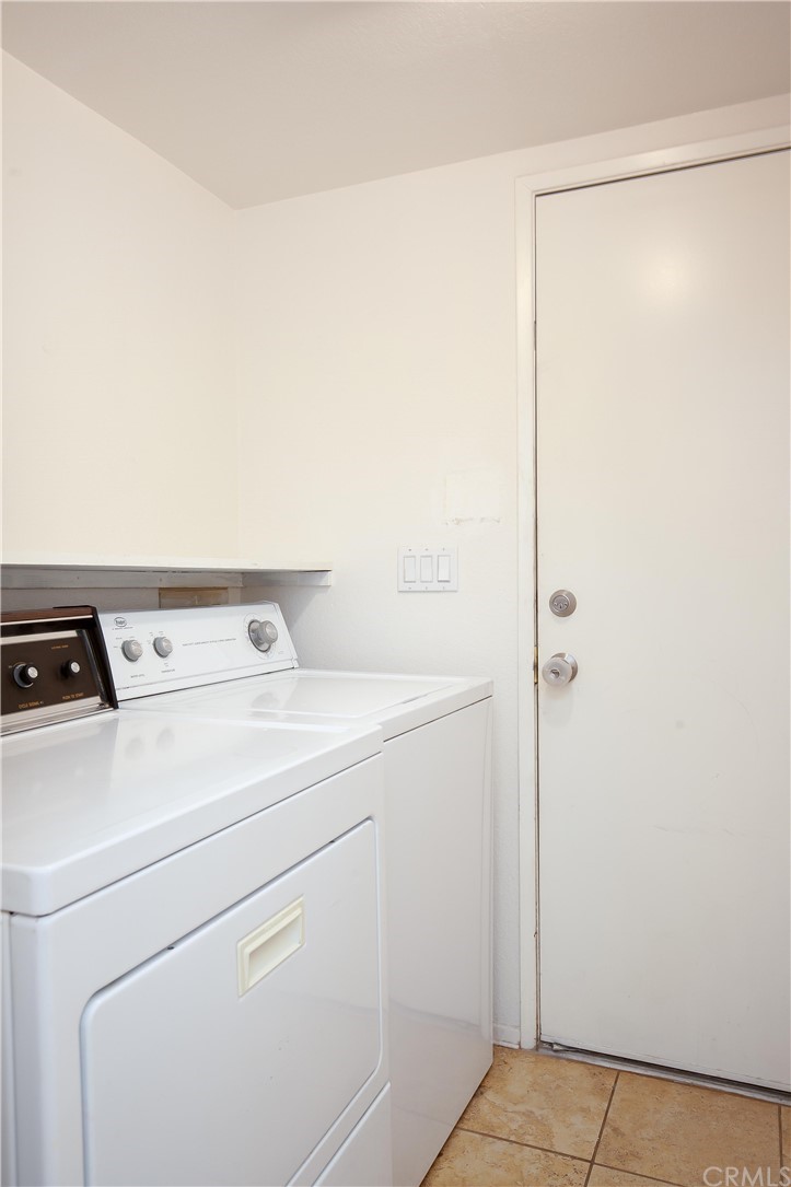 2611 Vía Romana Lancaster, CA 93535 - Photo 20 of 24