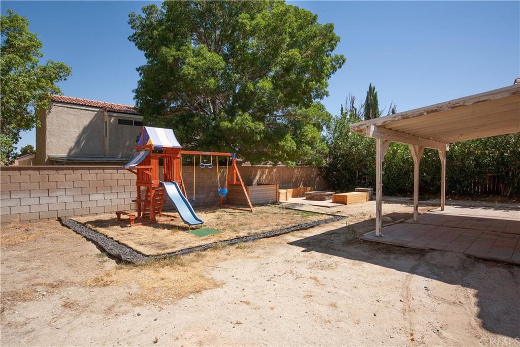 2611 Vía Romana Lancaster, CA 93535 - Photo 22 of 24