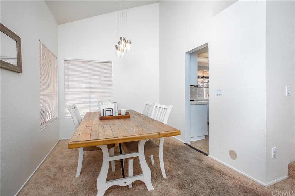 2611 Vía Romana Lancaster, CA 93535 - Photo 5 of 24