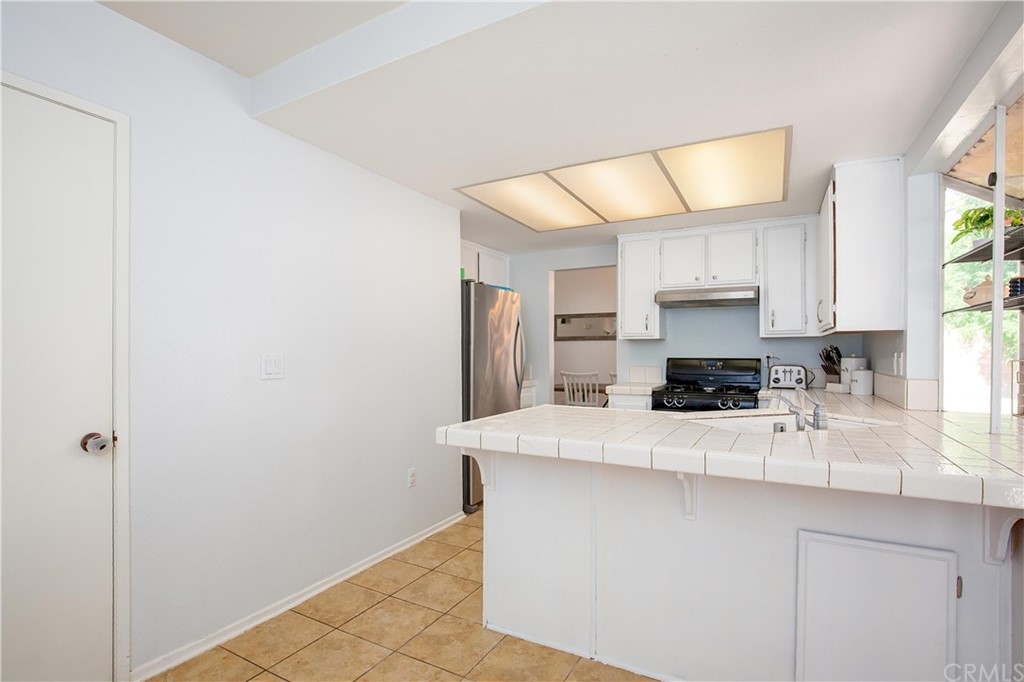 2611 Vía Romana Lancaster, CA 93535 - Photo 9 of 24