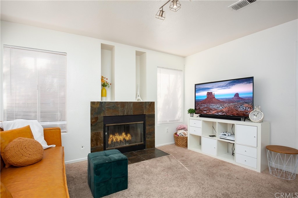 2611 Vía Romana Lancaster, CA 93535 - Photo 10 of 24