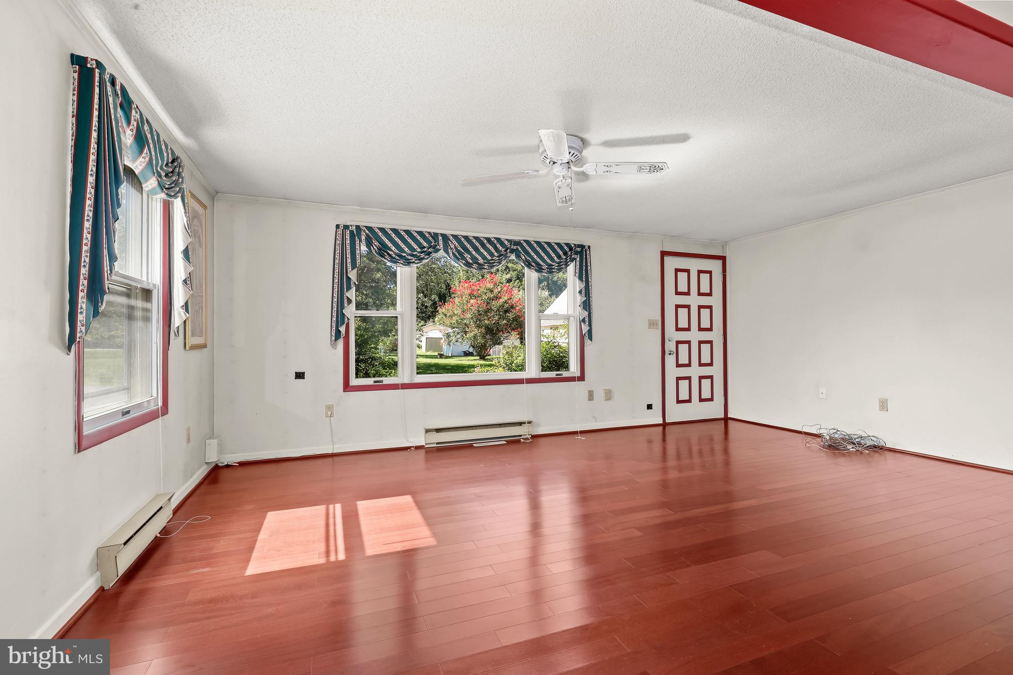 9299 All Saints Road Laurel, MD 20723 - Photo 4 of 51 Living Room