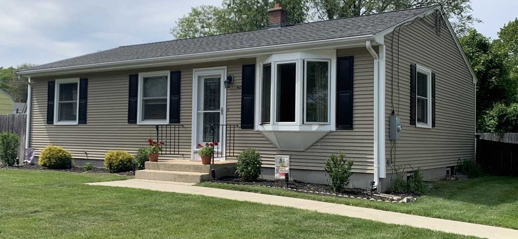40 Mallowhill Road Springfield, MA 01129 - Photo 1 of 35