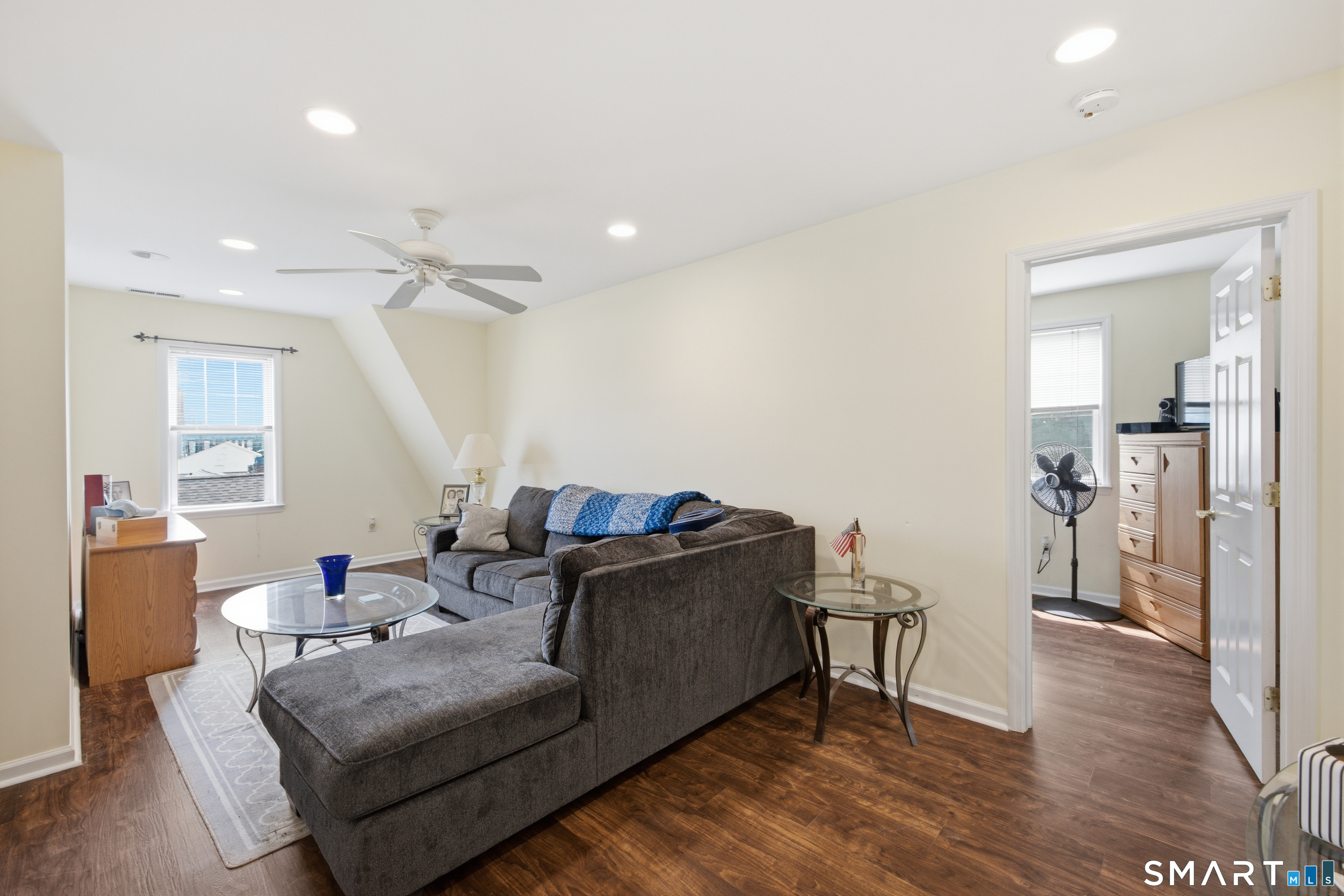 21 Culloden Road Stamford, CT 06902 - Photo 23 of 35 Unit 2 Living Room
