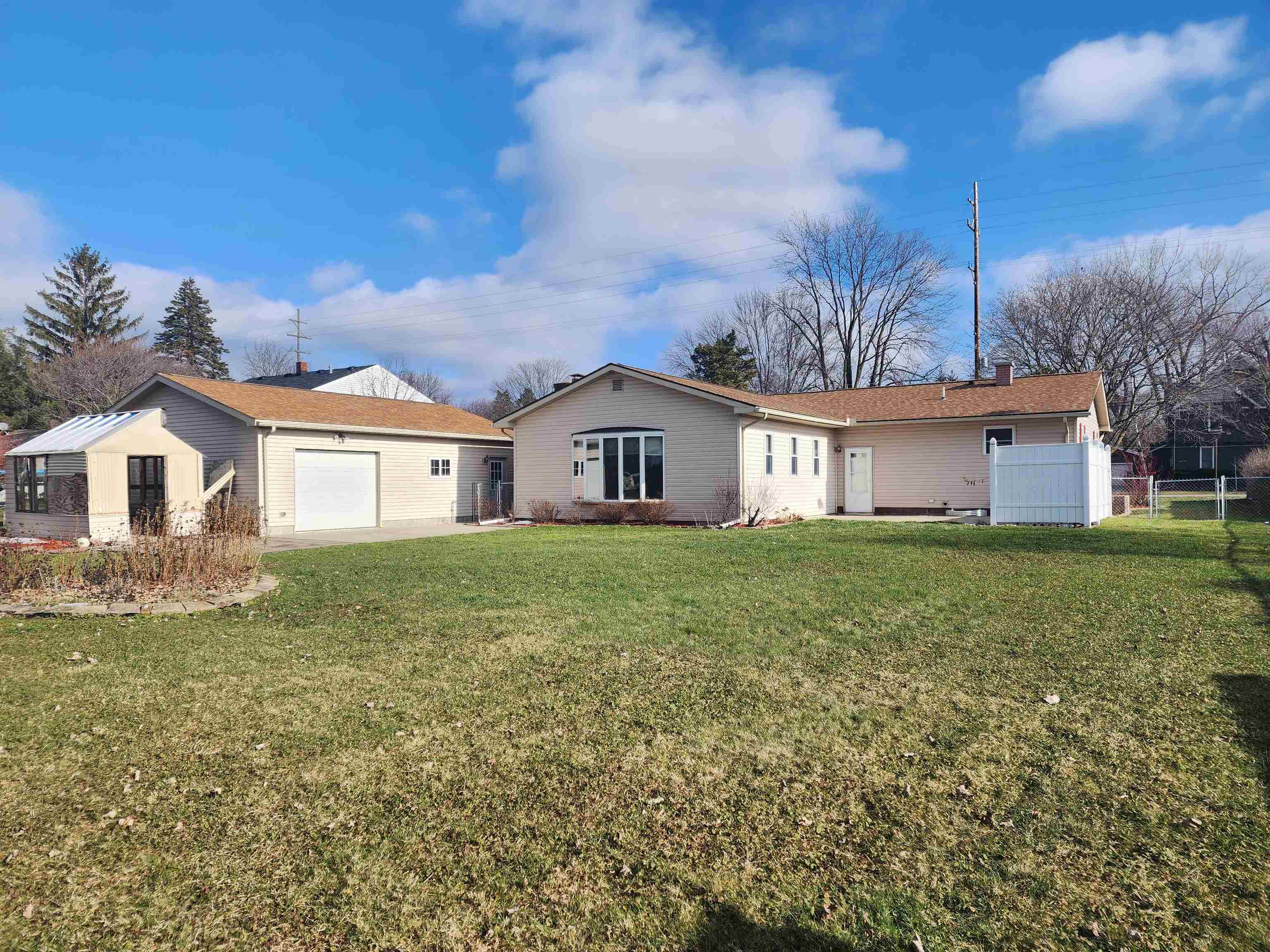 4724 2 Mile Road Bay City, MI 48706 - Photo 3 of 37 Gallery Image 3