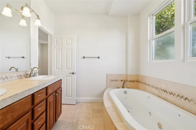 $915,000 | 3802 Howard Avenue, Los Alamitos, CA 90720